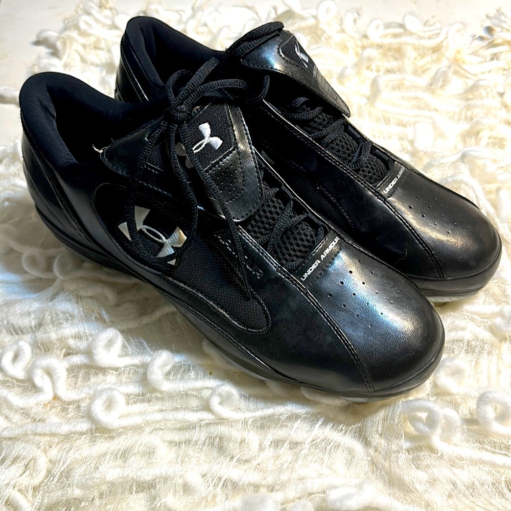 Hurley men’s under Amour cleats. Size 13 Double plated Bin#5